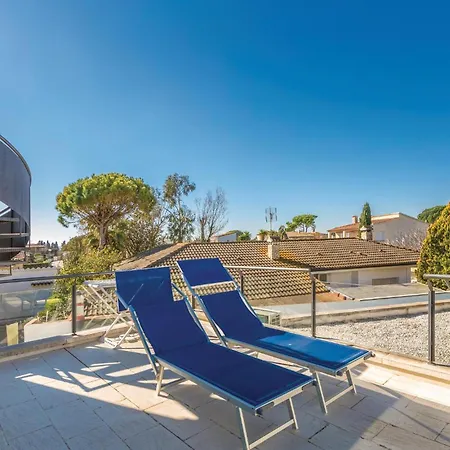 Feriehus Awesome In Sant Pere Pescador
